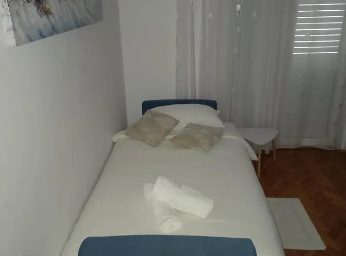 Pebbles - With Jacuzzi Apartamento