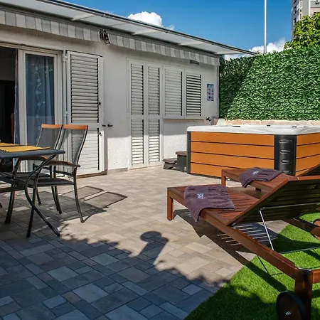 Apartman Pebbles - With Jacuzzi *