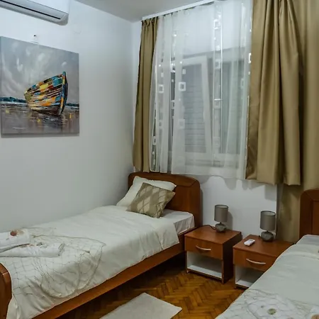 公寓 Pebbles - With Jacuzzi