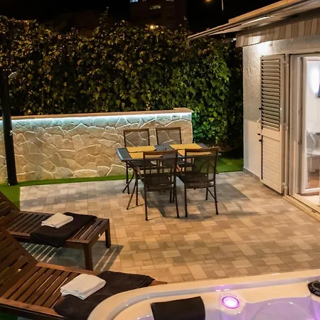 公寓 Pebbles - With Jacuzzi 斯普利特