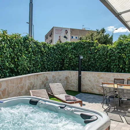 Pebbles - With Jacuzzi * 斯普利特