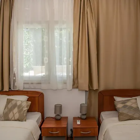 Pebbles - With Jacuzzi